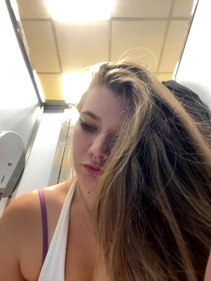 Holy_Tereza Stripchat recording at 2025-10-22 00:00:00