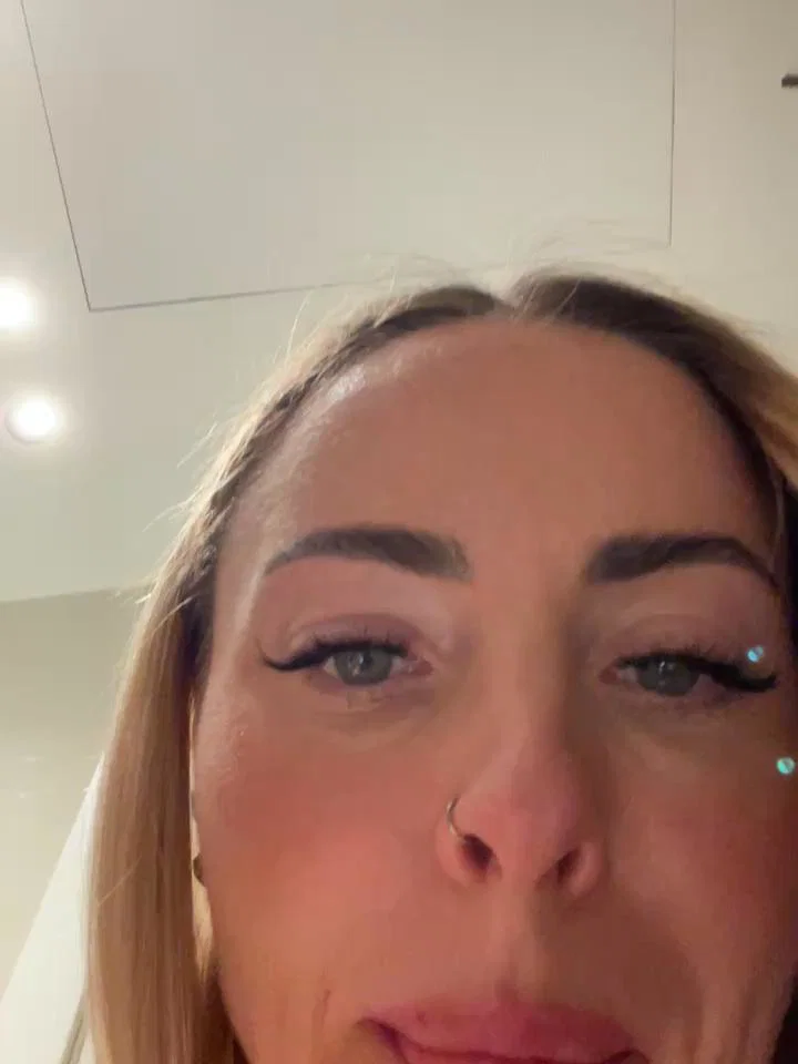 EmaSalis Stripchat recording at 2025-10-22 00:00:00