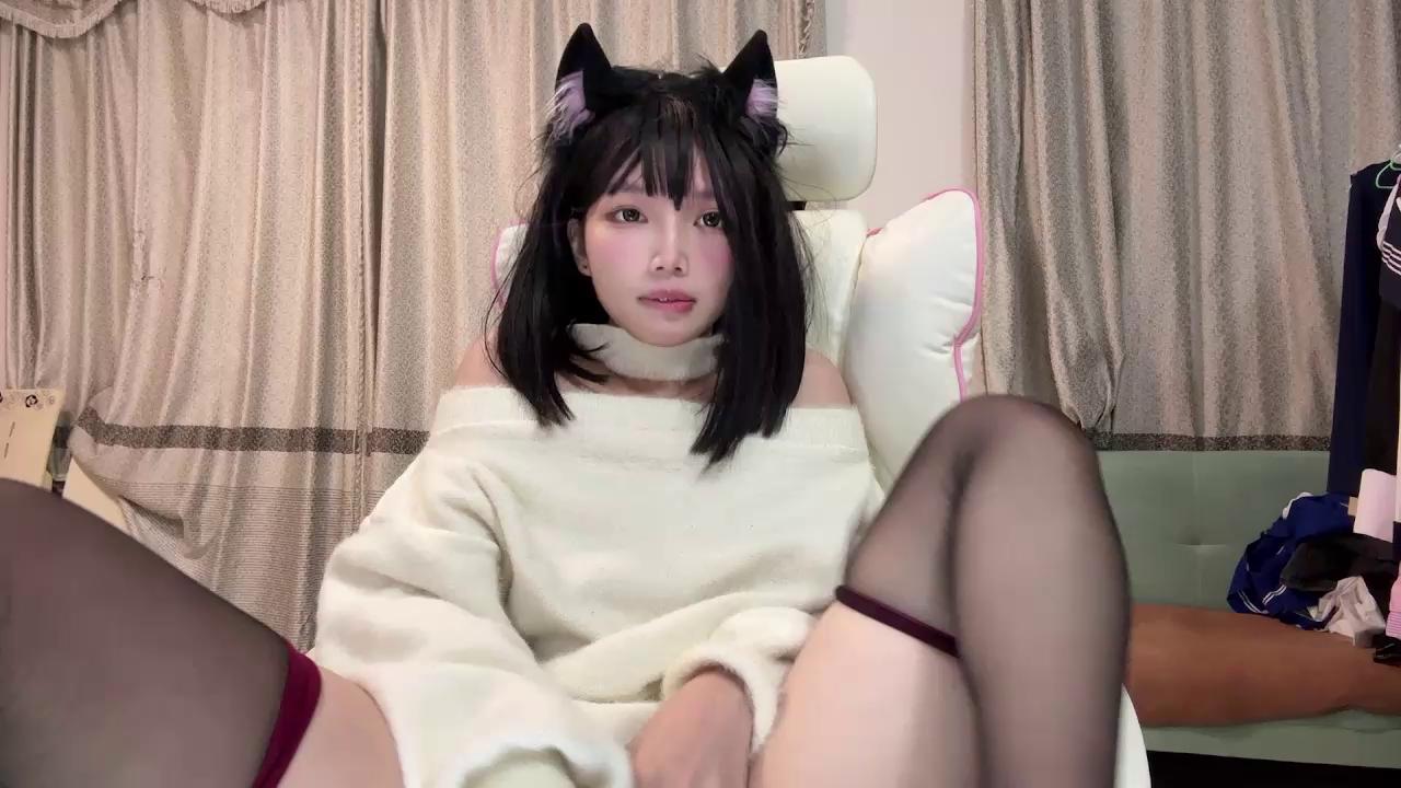 Yiyi-707 Stripchat recording at 2025-10-22 00:00:00