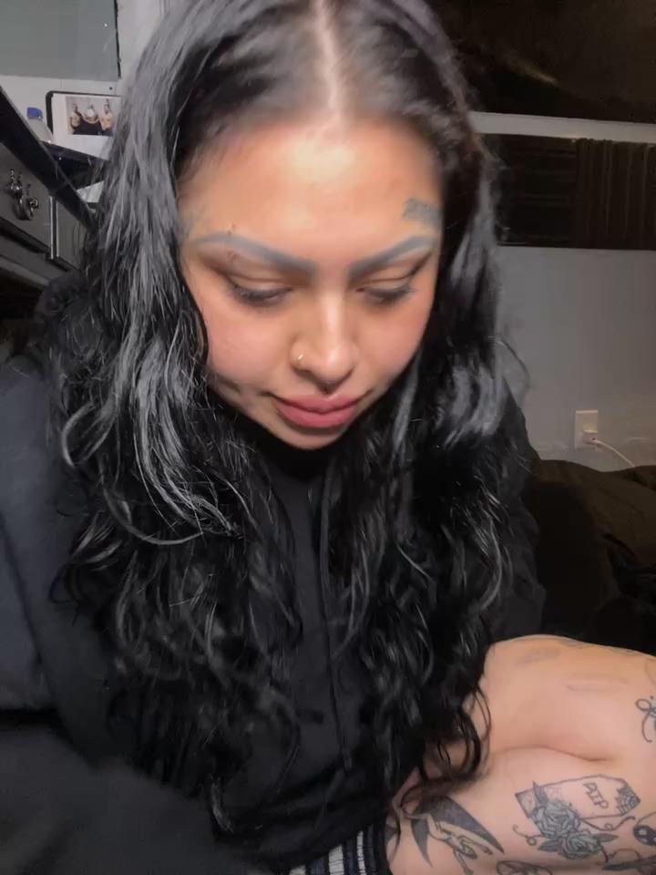 chicanachic13 Stripchat recorded on 2025-10-22 00:00:00 - SheWasLive