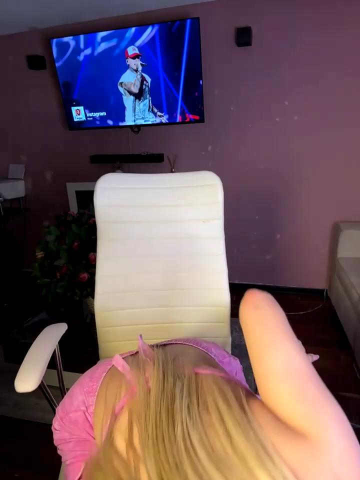 MiaWhitePink_ Stripchat recording at 2025-10-23 00:00:00