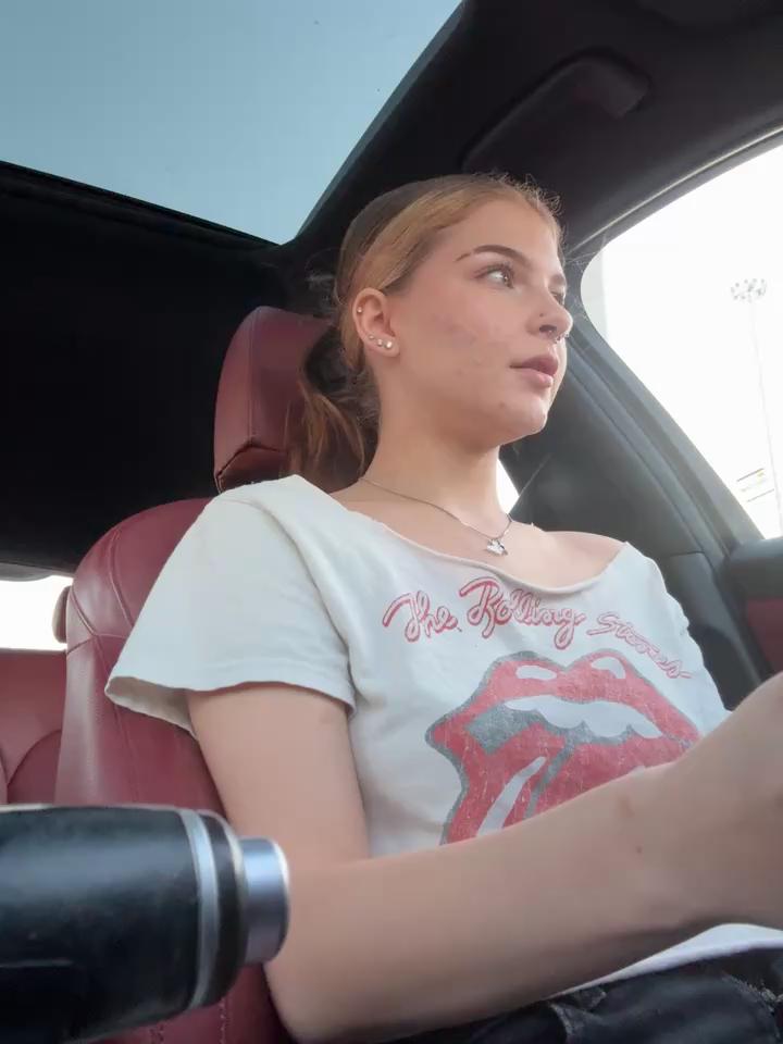kykybaby4444 Stripchat recording at 2025-10-23 00:00:00