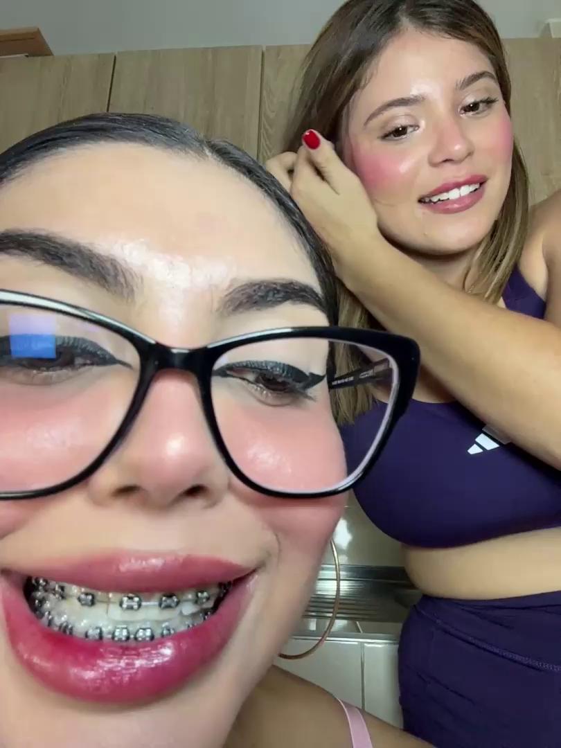 zui_lu Stripchat recording at 2025-10-23 00:00:00