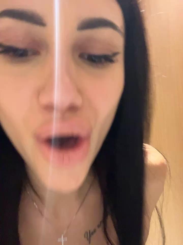 ilariea_girl Stripchat recording at 2025-10-23 00:00:00