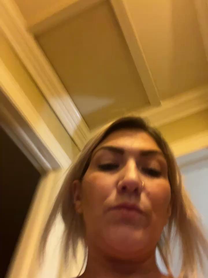 LittleMissEeve Stripchat recording at 2025-10-24 00:00:00