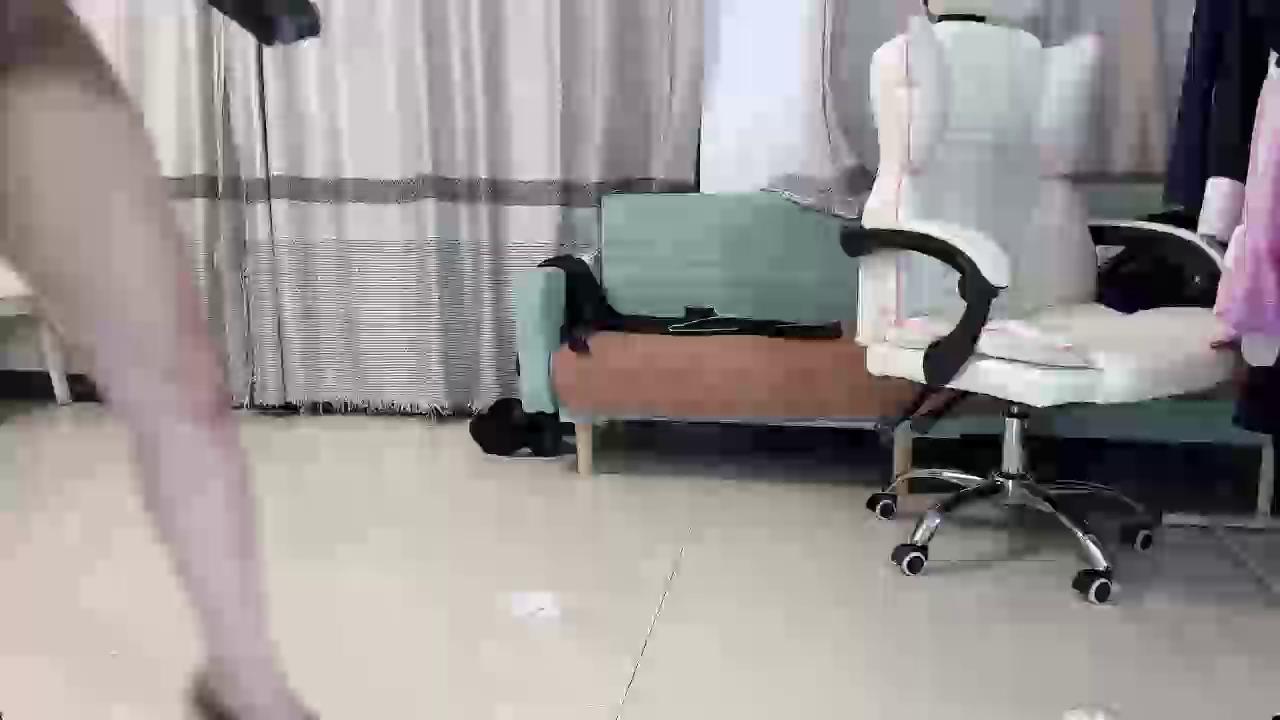 Yiyi-707 Stripchat recording at 2025-10-24 00:00:00
