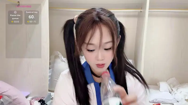 yueyue2003 Stripchat recording at 2025-10-24 00:00:00
