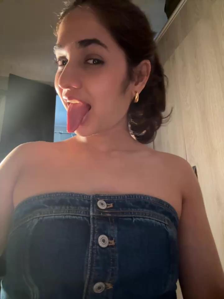 amcutefatima Stripchat recording at 2025-10-25 00:00:00