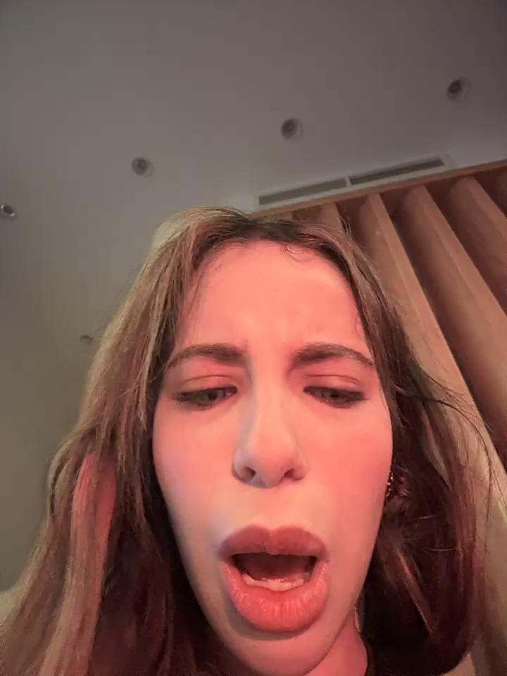 Queentaraf999 Stripchat recording at 2025-10-25 00:00:00