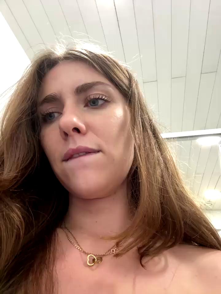MariiD Stripchat recording at 2025-10-26 00:00:00