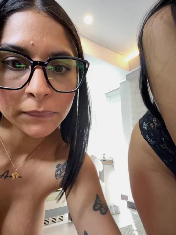 charlotte_stevenss_ Stripchat recording at 2025-10-26 00:00:00
