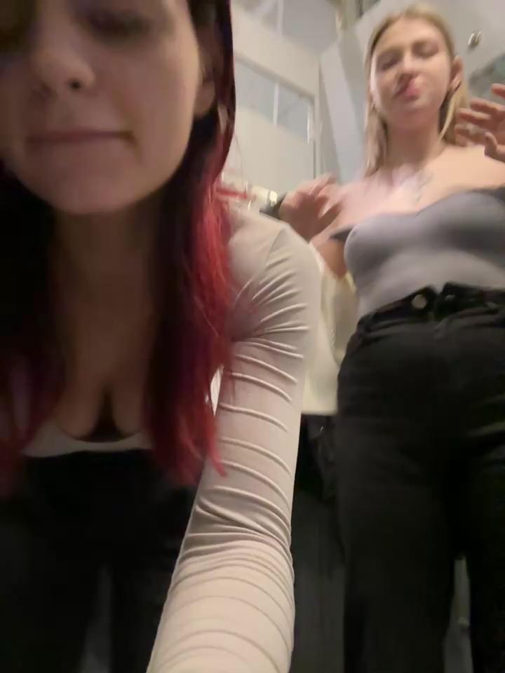 Cum_girlss Stripchat recording at 2025-10-26 00:00:00