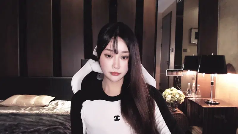 Aurora_-77 Stripchat recording at 2025-10-26 00:00:00