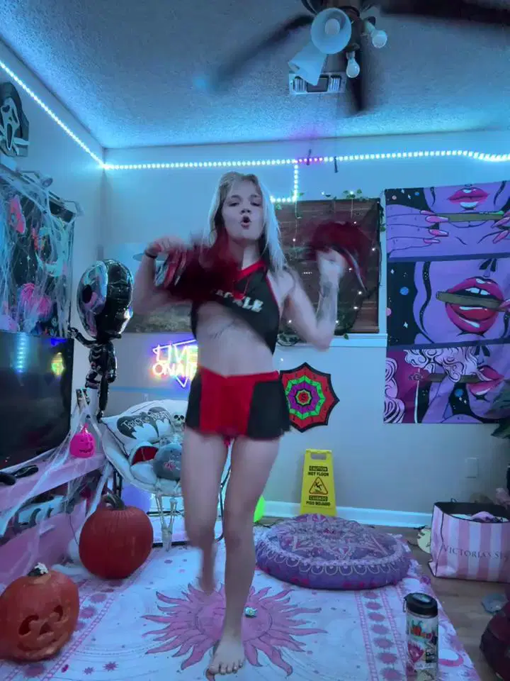 Cutiepiespanks Stripchat recording at 2025-10-27 00:00:00