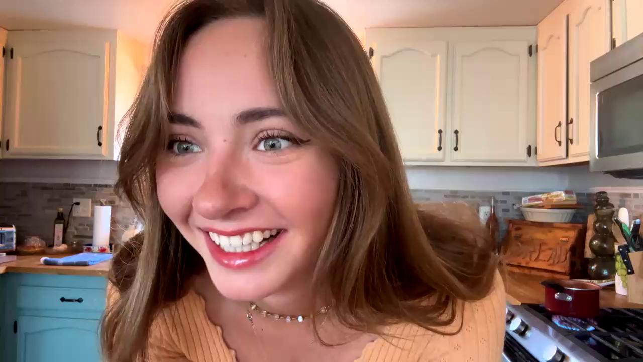 tylababyy Chaturbate recorded on 2025-11-10 00:00:00 - SheWasLive