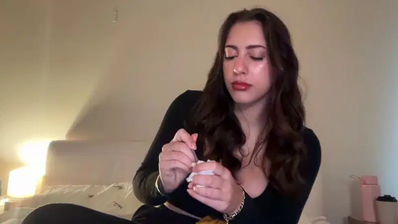 sieena Chaturbate recording at 2026-05-20 22:41:01