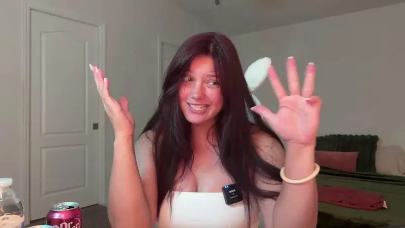 emilyjoneschat Chaturbate recording at 2026-09-17 00:00:00